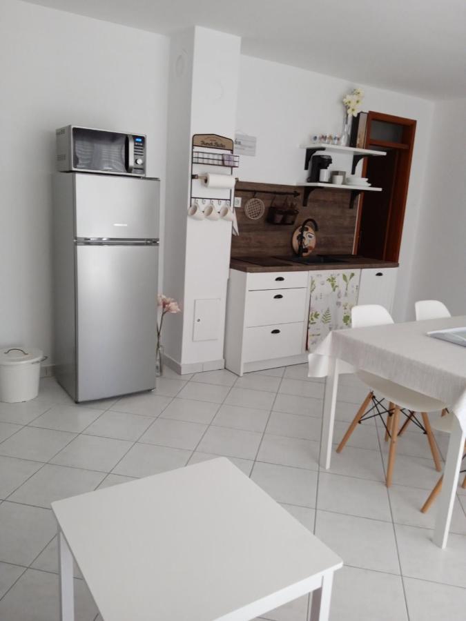 Apartmani More Komarna Exteriör bild