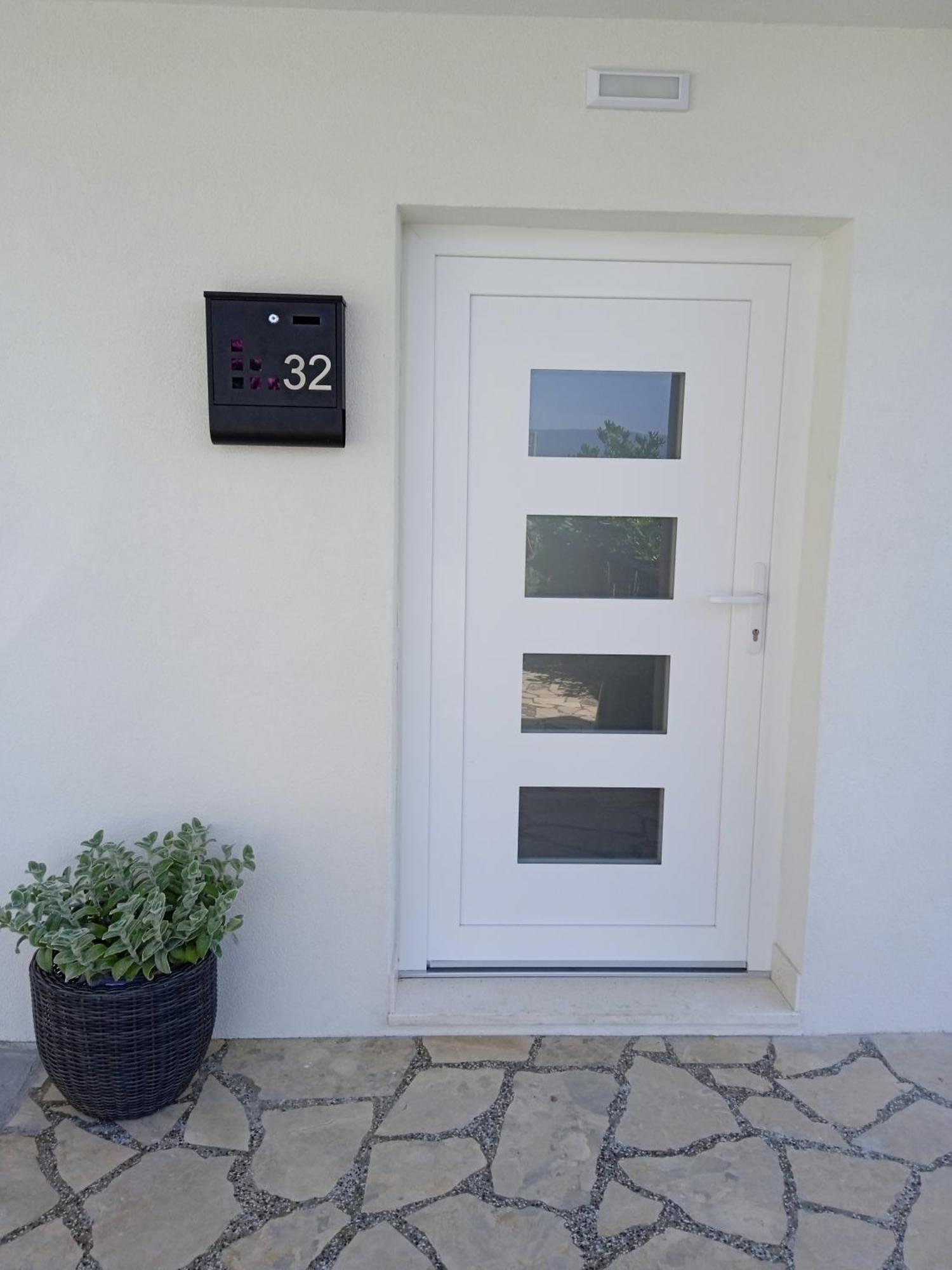 Apartmani More Komarna Exteriör bild
