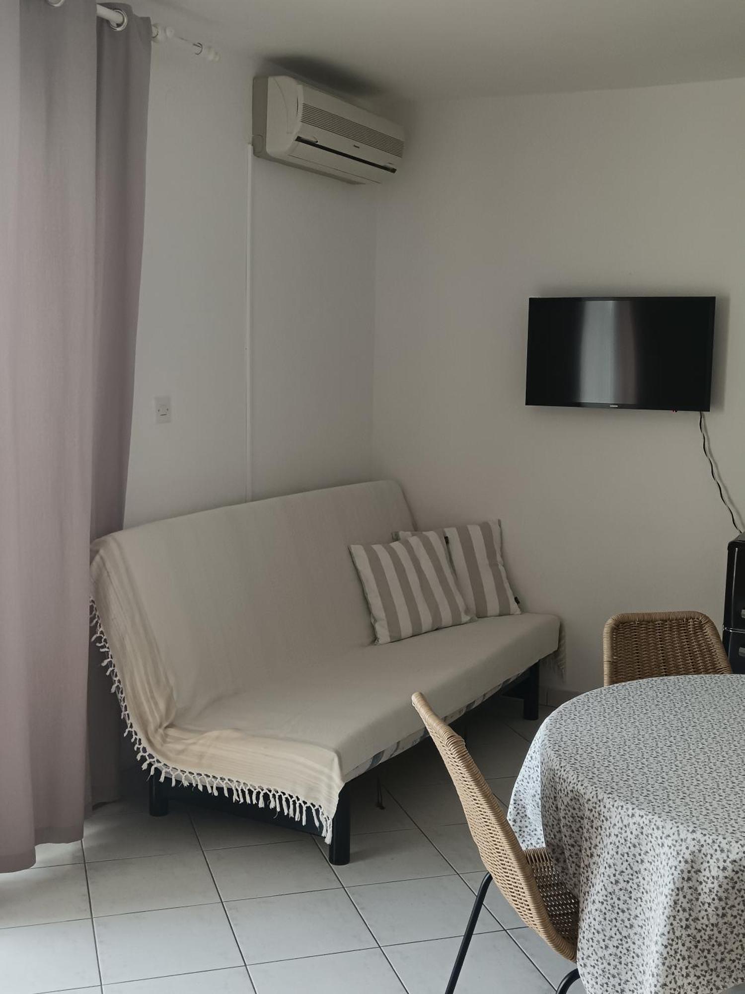 Apartmani More Komarna Exteriör bild
